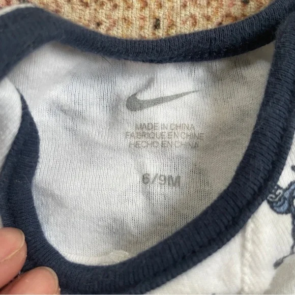 Infant UNC Nike Onesie - Picture 5 of 5